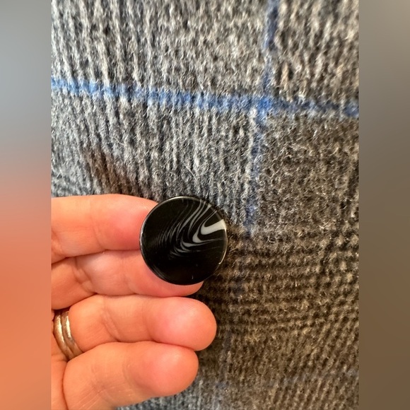 A NEW DAY GRAY BLUE PLAID SIZE M WOMENS MIDSIZED COAT WITH REMOVABLE SLEEVE MUFF - Picture 4 of 16